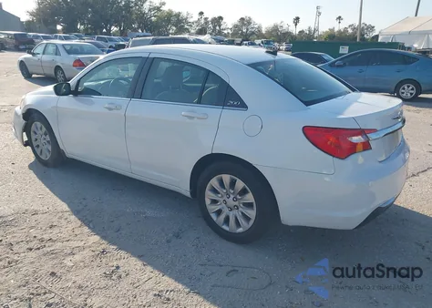 2013 Chrysler 200 Lx z USA, uszkodzony, nr VIN 1C3CCBAB7DN691783